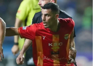 مدافع فولاد گفت که کیفیت پایین زمین چمن ورزشگاه شهر قدس باعث اشتباه او شده است.