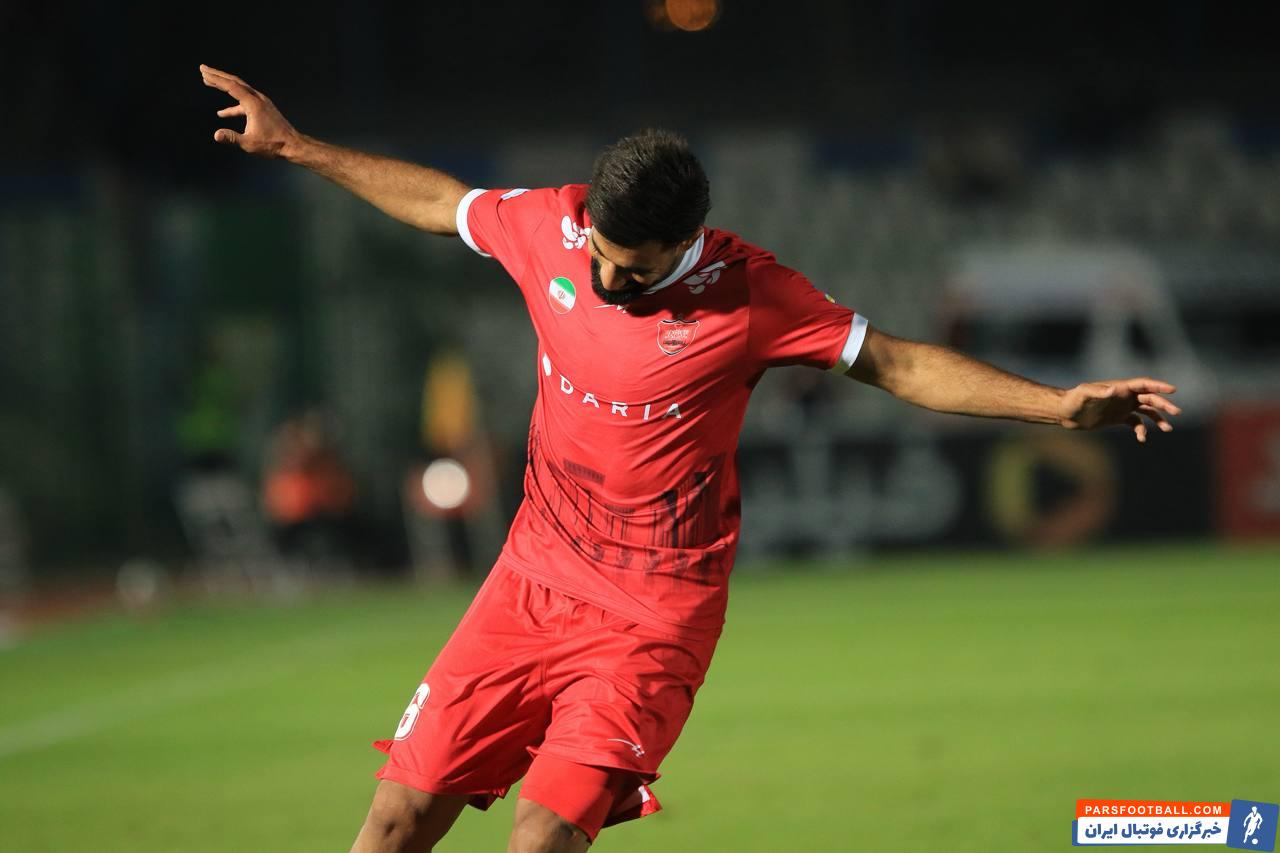 رقص حسین کنعانی زادگان مدافع پرسپولیس پس از گلزنی مقابل استقلال خوزستان