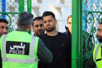 مشکل پورعلی گنجی مدافع پرسپولیس در ورود به ورزشگاه شهرقدس برای دیدار با استقلال