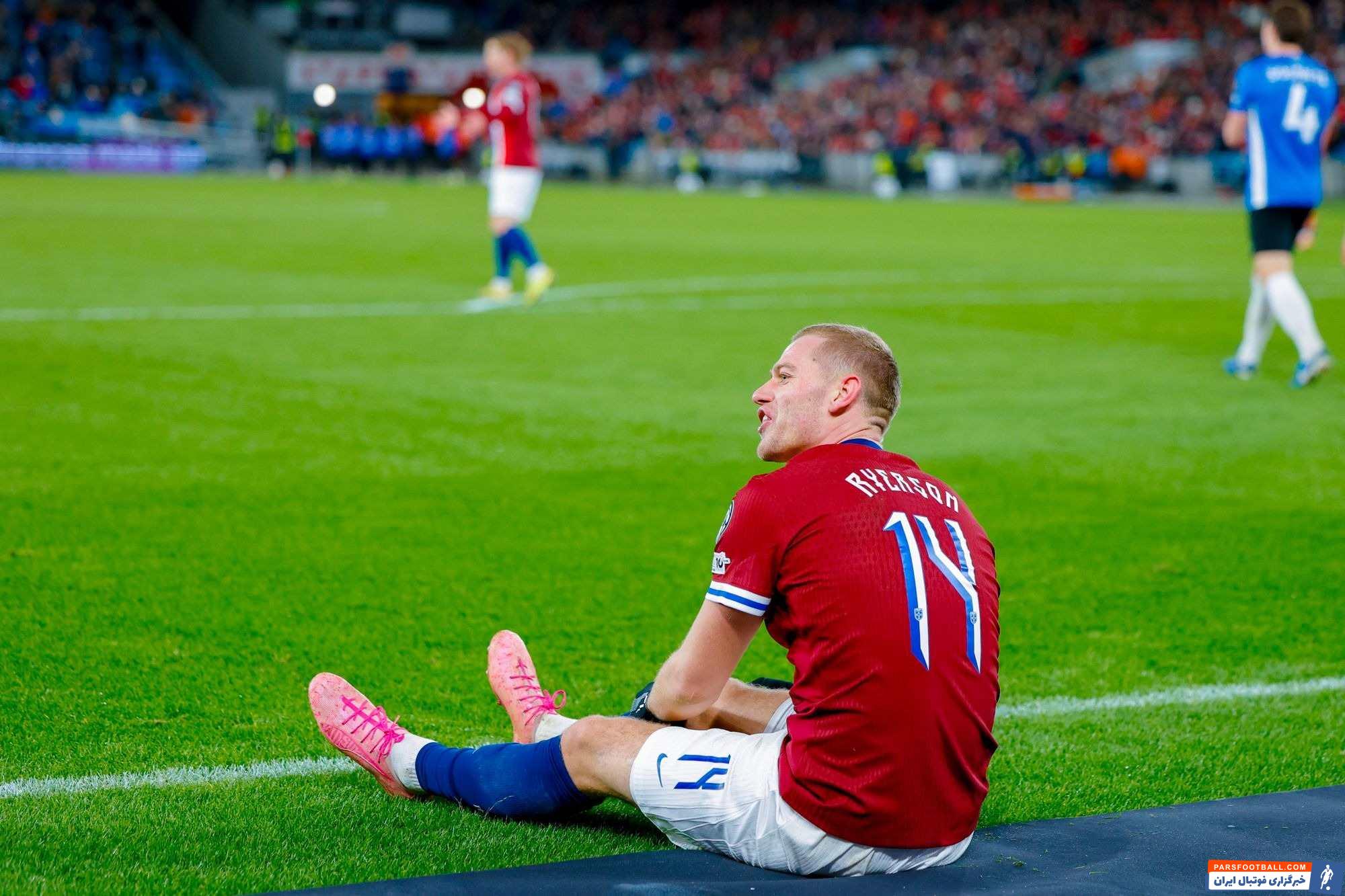 تصویری از مدل موی عجیب یولیان ریرسون مدافع نروژ در دیدار برابر ایتالیا