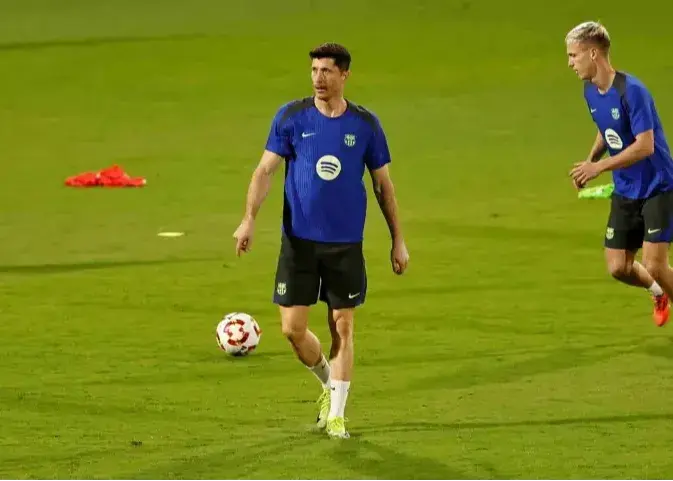 بازگشت روبرت لواندوفسکی و دنی اولمو به فهرست بازیکنان بارسلونا پیش از دیدار با الچه