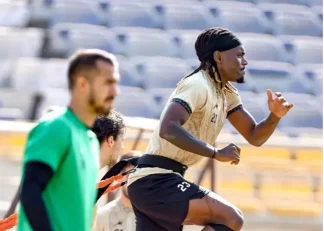 انگیزه بالای تیوی بیفوما، وینگر کنگویی پرسپولیس در تمرینات پس از حضور اوسمار