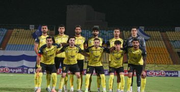 باشگاه سپاهان در آستانه دیدار با استقلال پوستری را به نمایش گذاشت