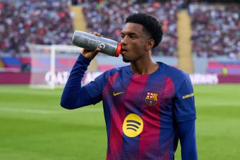 الخاندرو بالده، مدافع جوان باشگاه بارسلونا مسجد شیخ زاید امارات