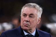 حضور کارلو آنچلوتی به عنوان تماشاگر در دیدار فورتی ناینرز و شیکاگو برز در NFL