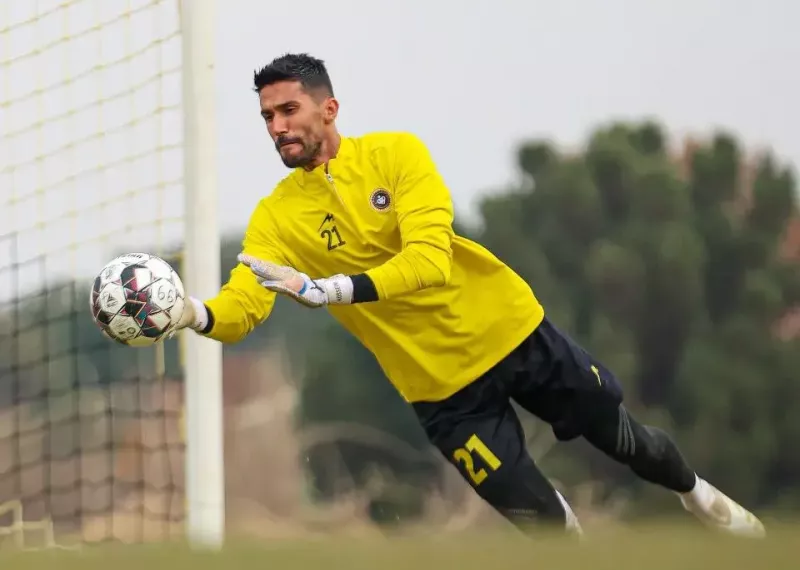 سید حسین حسینی با انگیزه بالا در تمرین سپاهان