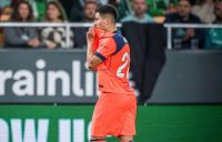 خوشحالی گل رونی بردغجی به سبک کاراکتر انیمه ناروتو در دیدار بارسلونا برابر بتیس