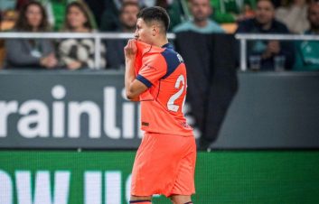 خوشحالی گل رونی بردغجی به سبک کاراکتر انیمه ناروتو در دیدار بارسلونا برابر بتیس