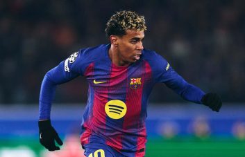 ناراحتی لامین یامال به خاطر تعویض در دیدار بارسلونا برابر فرانکفورت