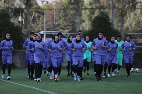 آماده‌سازی تیم ملی فوتبال زنان در سایه فشردگی لیگ و غیبت بازیکنان