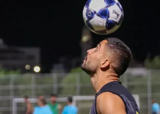 عارف حاجی‌عیدی به انگیزه بالا در تمرین سپاهان پیش از دیدار با ملوان