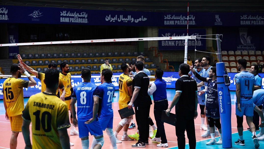 درگیری بازیکنان شهداب و چادرملو