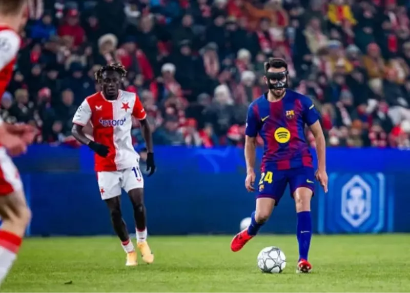 خوان گارسیا بدون آستین بلند در دمای 07 درجه پراگ در لیگ قهرمانان اروپا