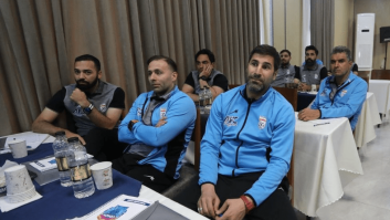 بازیکنان پیشین استقلال و پرسپولیس و مجری رادیو در یک کلاس