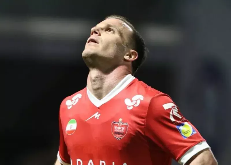 دنیل گرا مدافع تیم فوتبال پرسپولیس محروم شد