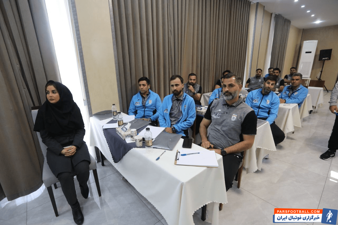 بازیکنان پیشین استقلال و پرسپولیس و مجری رادیو در یک کلاس
