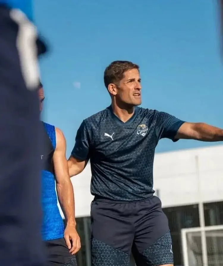 مربی سابق لاروخا در مسیر قاره آمریکا