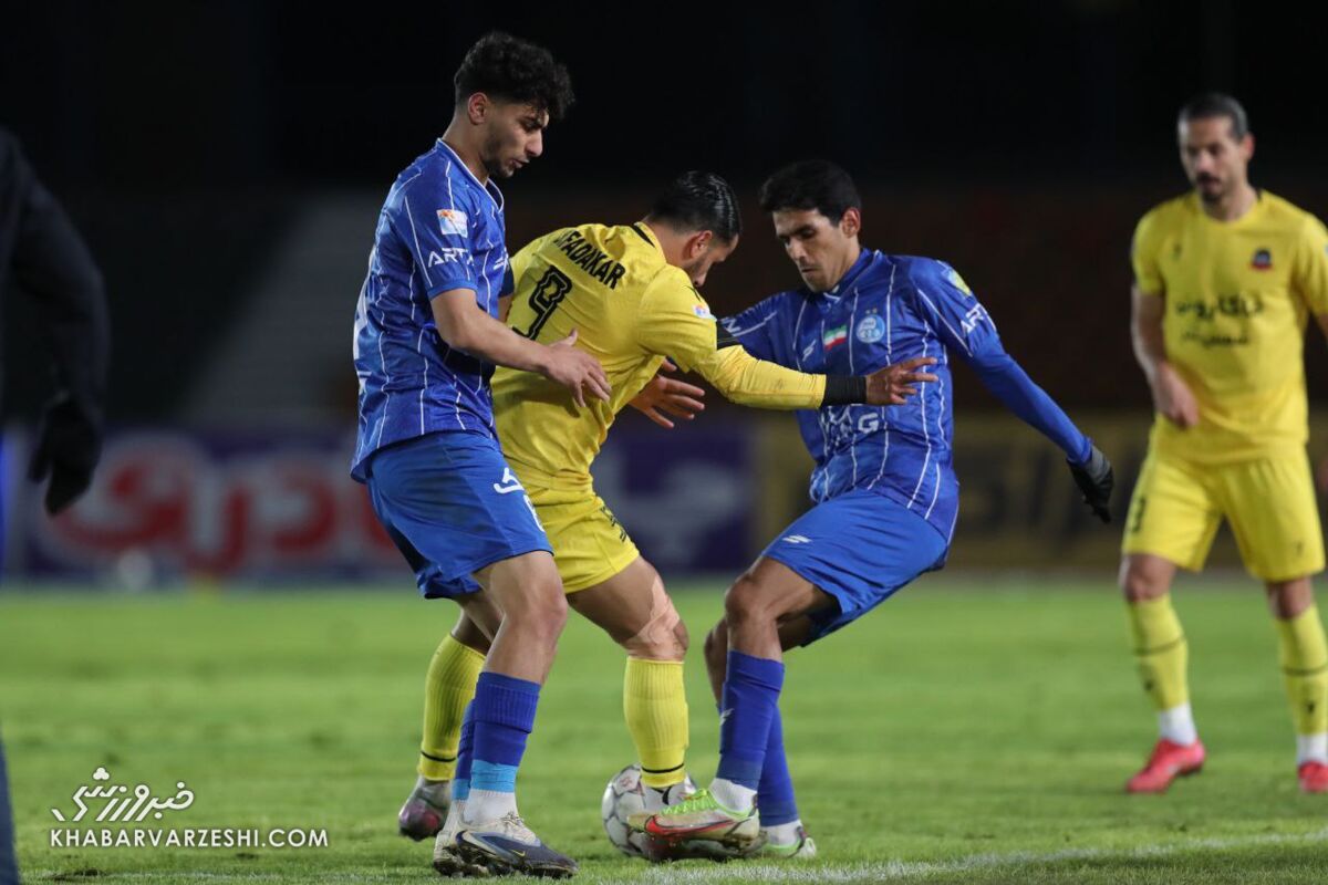 استقلال شمس آذر قزوین