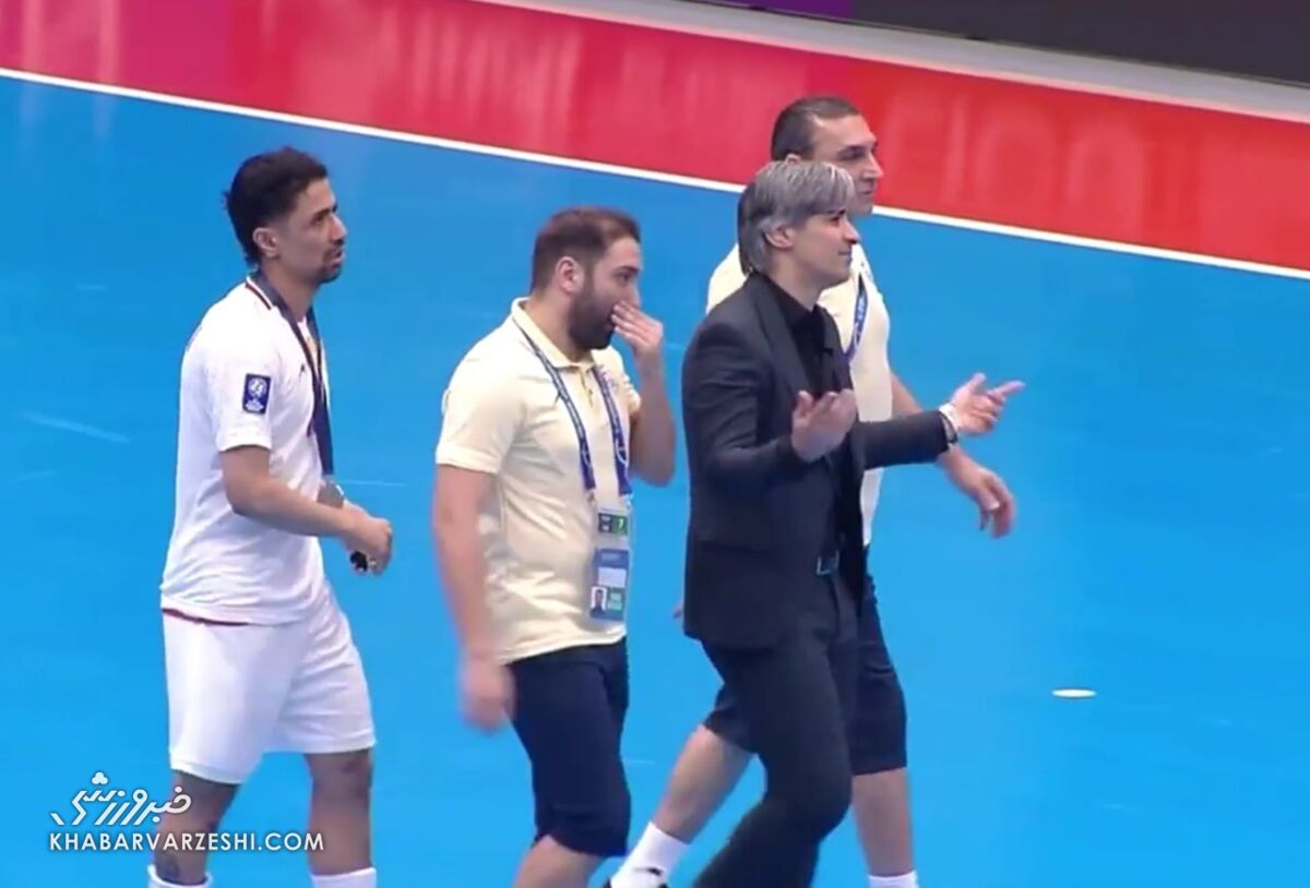 قهر تلخ شمسایی در اوج شادی/ سرمربی تیم ملی مدال قهرمانی را از گردن درآورد! +عکس