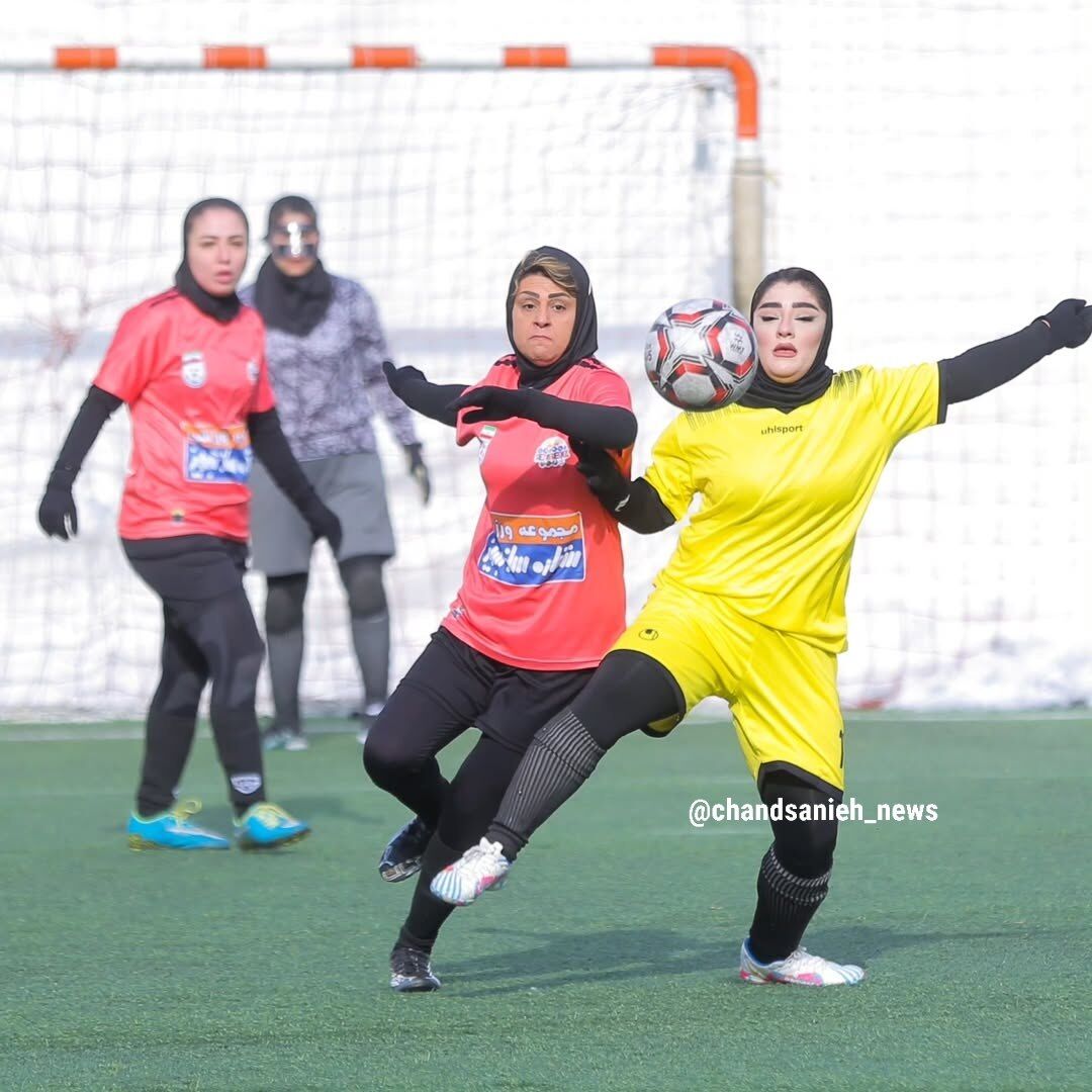 مینی فوتبال قهرمان شهر بانوان