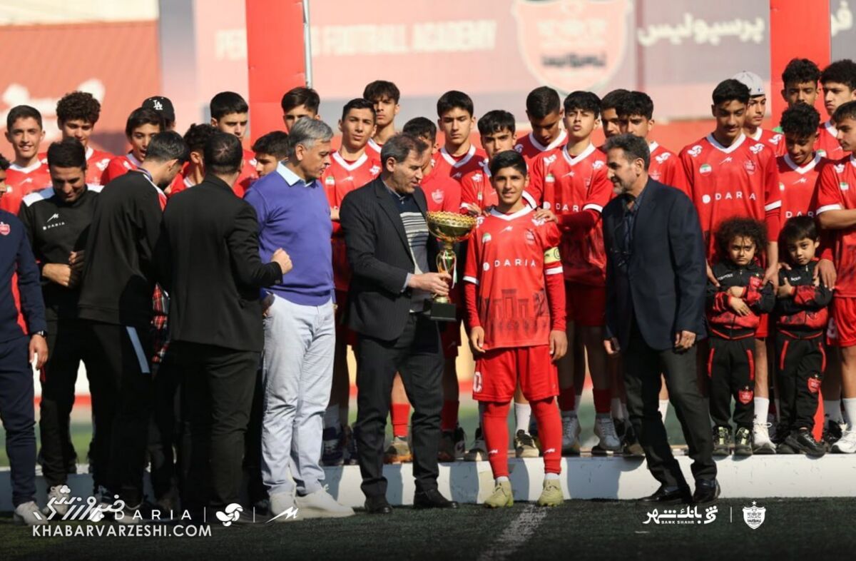 422075 پرسپولیس قهرمان سوپرجام شد/ رضا شاهرودی کنار سرخپوشان +عکس