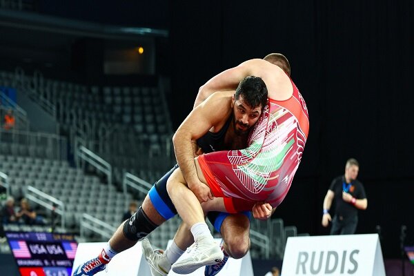 5893694-1 حضور یزدانی در فینال منطقی نبود/ پشتوانهسازی کشتی ایران ضعیف است