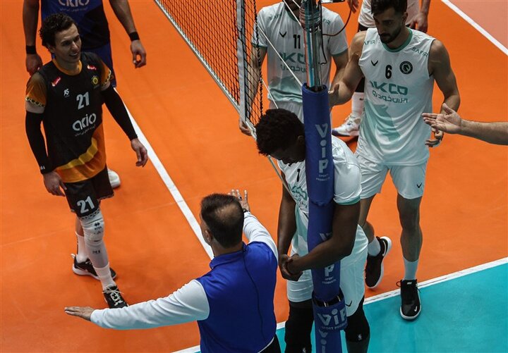 فدراسیون جهانی در مورد جنجال موسوی و بازیکن کوبایی پیکان چه می‌گوید؟