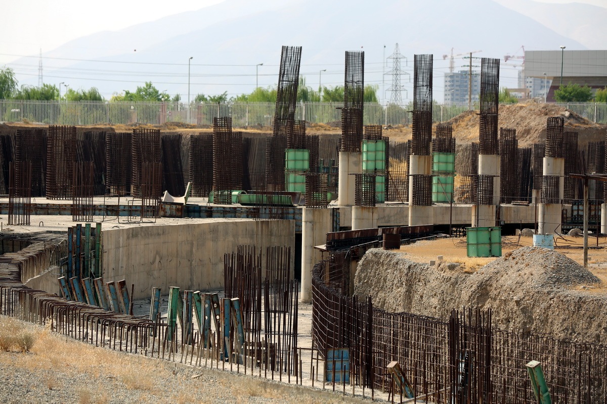 رقابت استقلال و پرسپولیس بر سر خرید استادیوم نیمه‌کاره بانوان