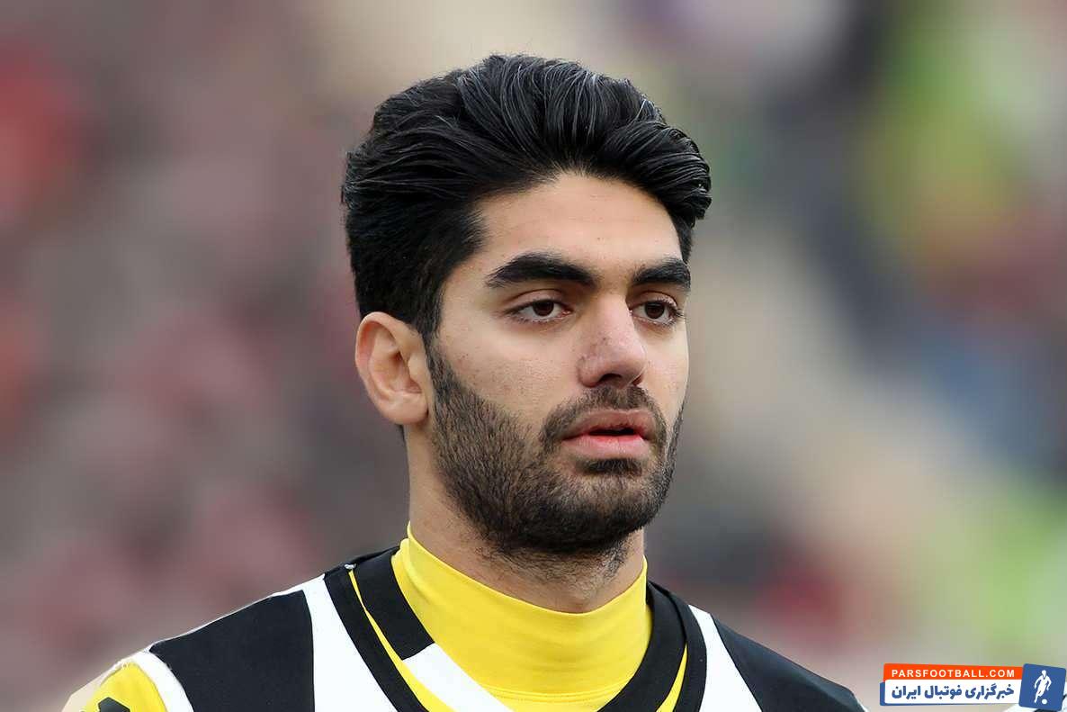 سپاهان با خرید علی کریمی به دنبال کسب عنوان قهرمانی است