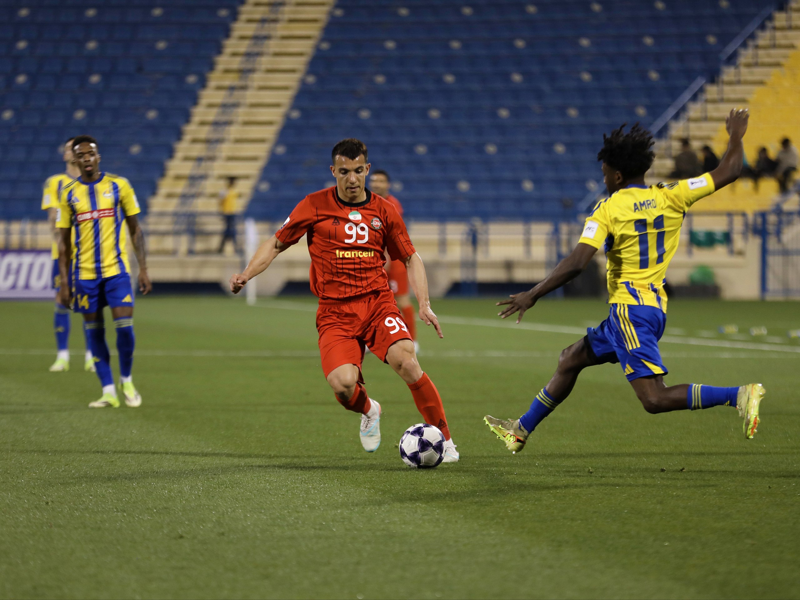 amirhoseinhoseinzade-tractor امیرحسین حسین زاده بازیکن تراکتور مقابل الغرافه لیگ نخبگان آسیا