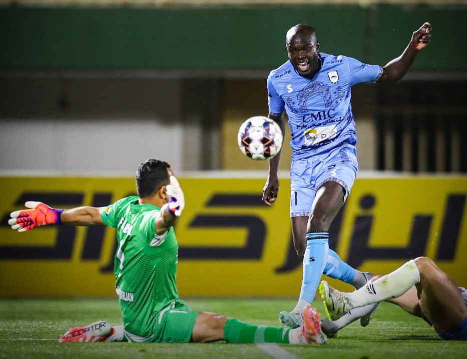 bobo-farzingarousian-golgohar-chadormalu-2026 بوبو مهاجم چادرملو و فرزین گروسیان گلر گل گهر سیرجان - لیگ برتر ایران