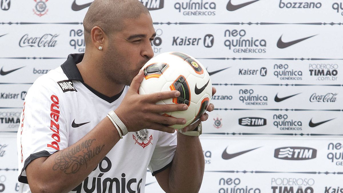 f-elconfidencial-com_original_f52_30c_c24_f5230cc242d60a28901d1d943ed18197 آدریانو در کورینتیانس