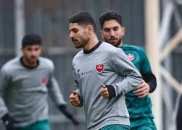 محمد عمری در تمرین پرسپولیس پا به توپ شد