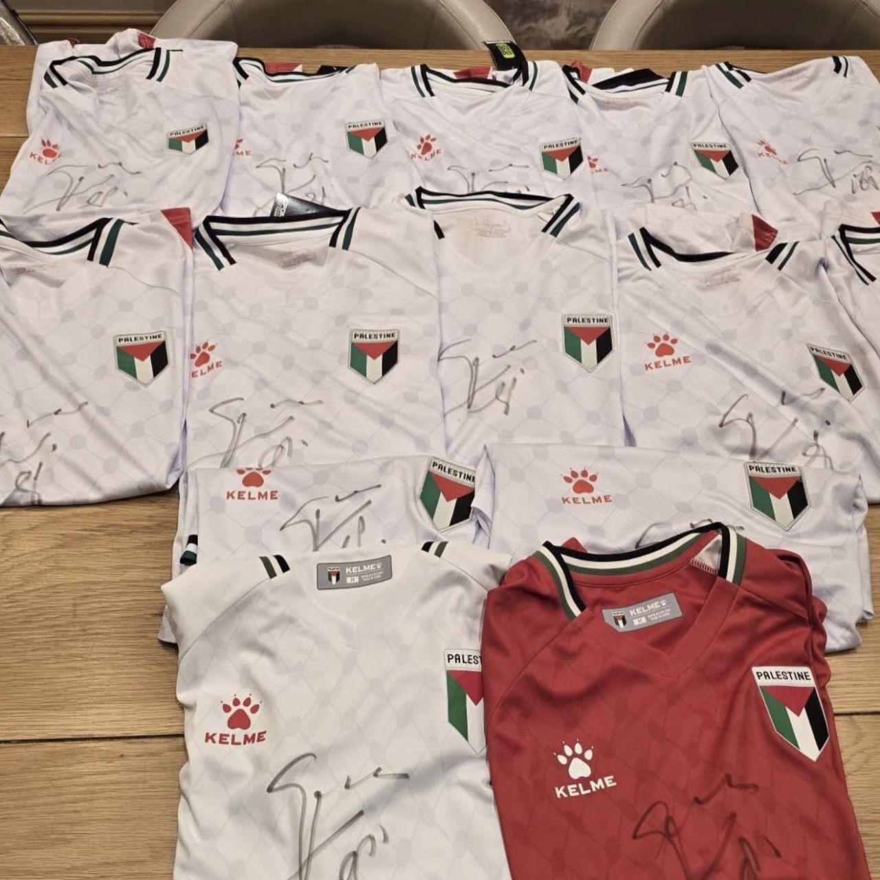 پپ گواردیولا برای فلسطینی‌ها هدیه فرستاد