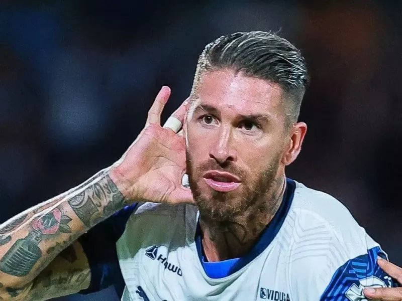 حضور راموس در برنابئو برای تماشای دیدار رئال مادرید برابر بنفیکا در لیگ قهرمانان