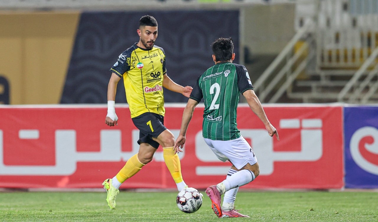 مهدی لیموچی بازیکن سپاهان اصفهان مقابل خیبر خرم آباد - لیگ برتر ایران