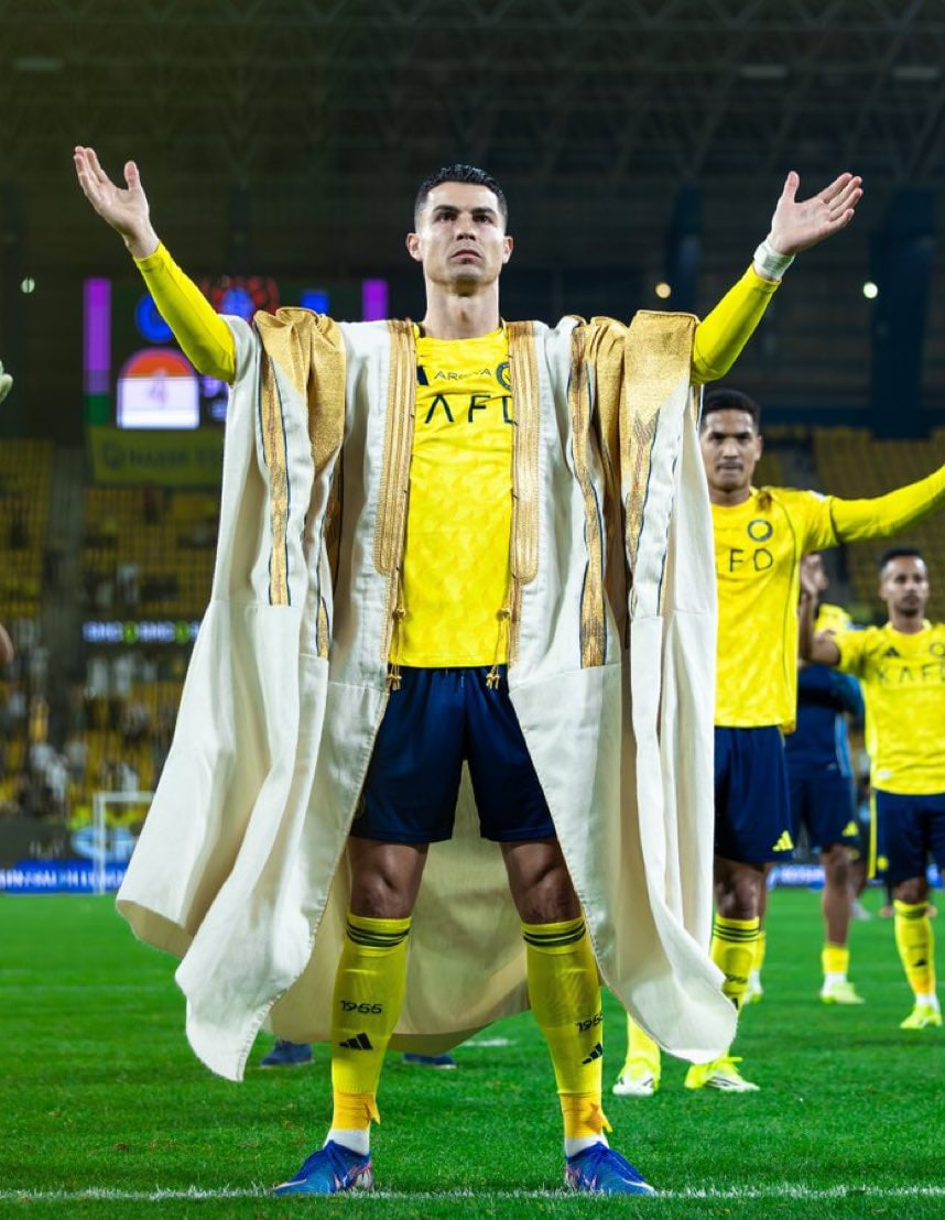 لباس عربی بر تن کریستیانو رونالدو