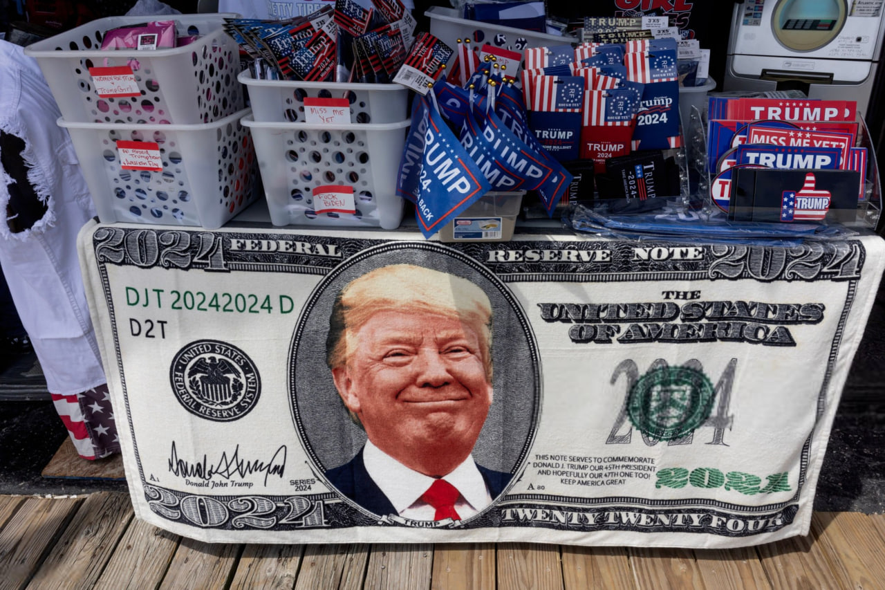 photo_2026-02-24_11-23-55 عکس دونالد ترامپ روی یک اسکناس