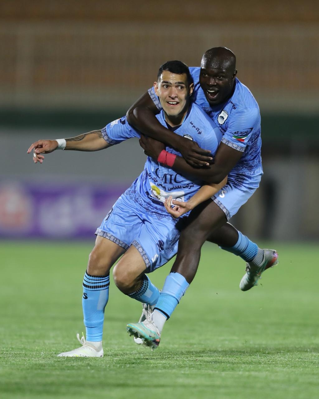 رنی هرنان بوبو - دیگو تورس - چادرملو اردکان - لیگ برتر - فوتبال ایران