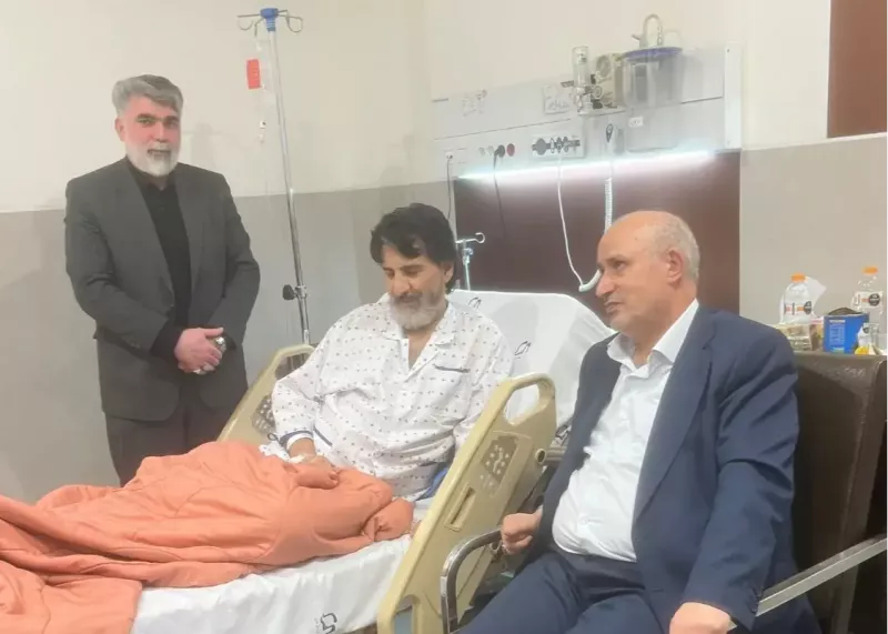 عیادت مهدی تاج، رئیس فدراسیون از شاهرخ بیانی، اسطوره استقلال و تیم ملی فوتبال ایران 