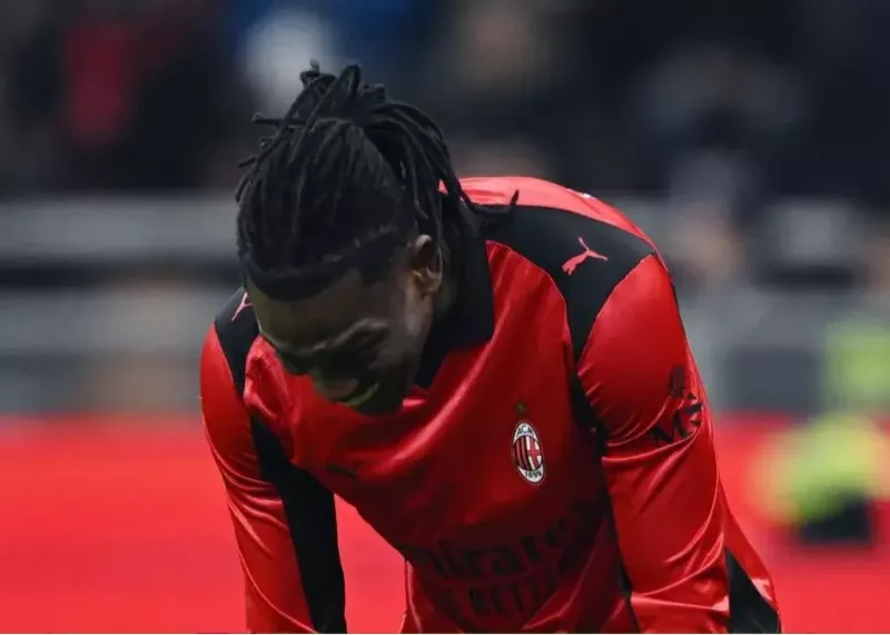 ناراحتی شدید لیائو هنگام تویض در دیدار لاتزیو 1-0 میلان