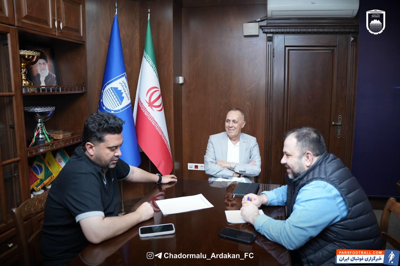 برگزاری جلسه تخصصی فوتبال چادرملو اردکان با محوریت آینده لیگ برتر