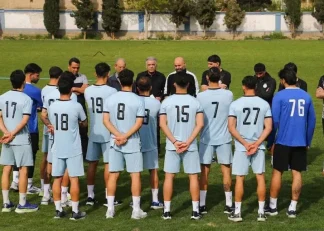 بازیکنان استقلال برای اولین بار در سال 1405 تمرین گروهی برگزار کردند