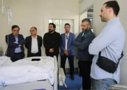عیادت علی تاجرنیا سرپرست استقلال به همراه اعضای این باشگاه از عنایتالله آتشی