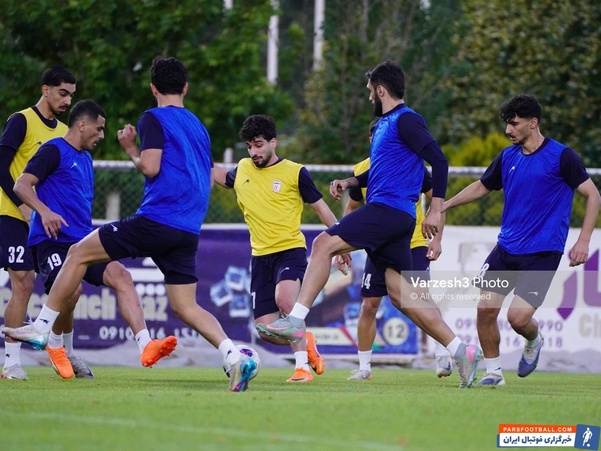 مهدی هاشم‌نژاد و تکذیب شایعه دوری از تیم ملی با حضور در تمرین