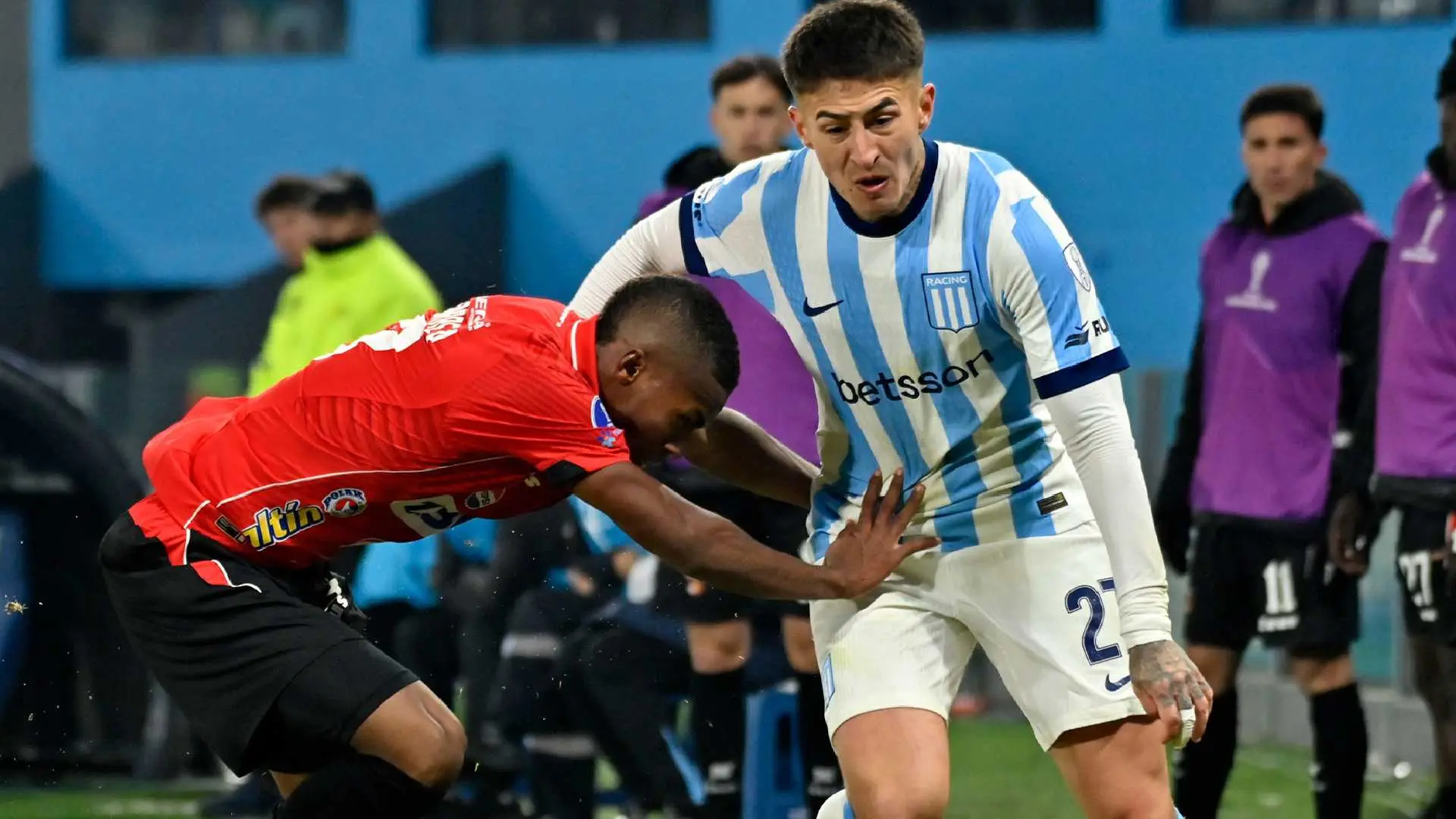 racing_20vs_20caracas ریسینگ کلوب در خانه پرپر شد و از جام کنار رفت