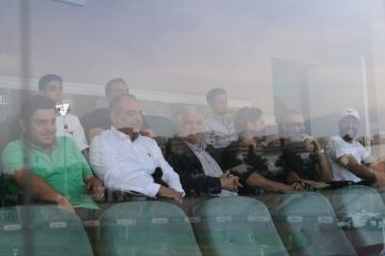 تماشای بازی درون تیمی تیم ملی توسط مدیرعامل و کادر فنی پیکان