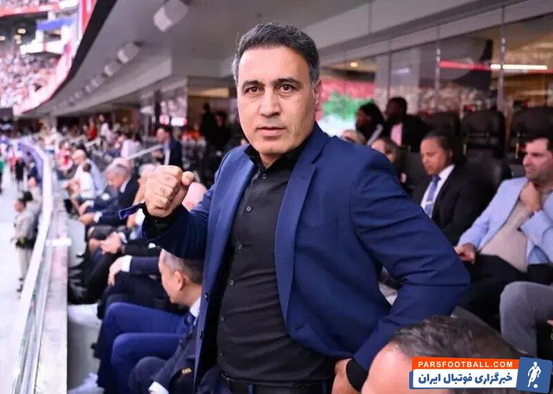 همراهی مهدی مهدوی‌کیا با رئیس فیفا در جایگاه ویژه بازی ایران و نیوزیلند