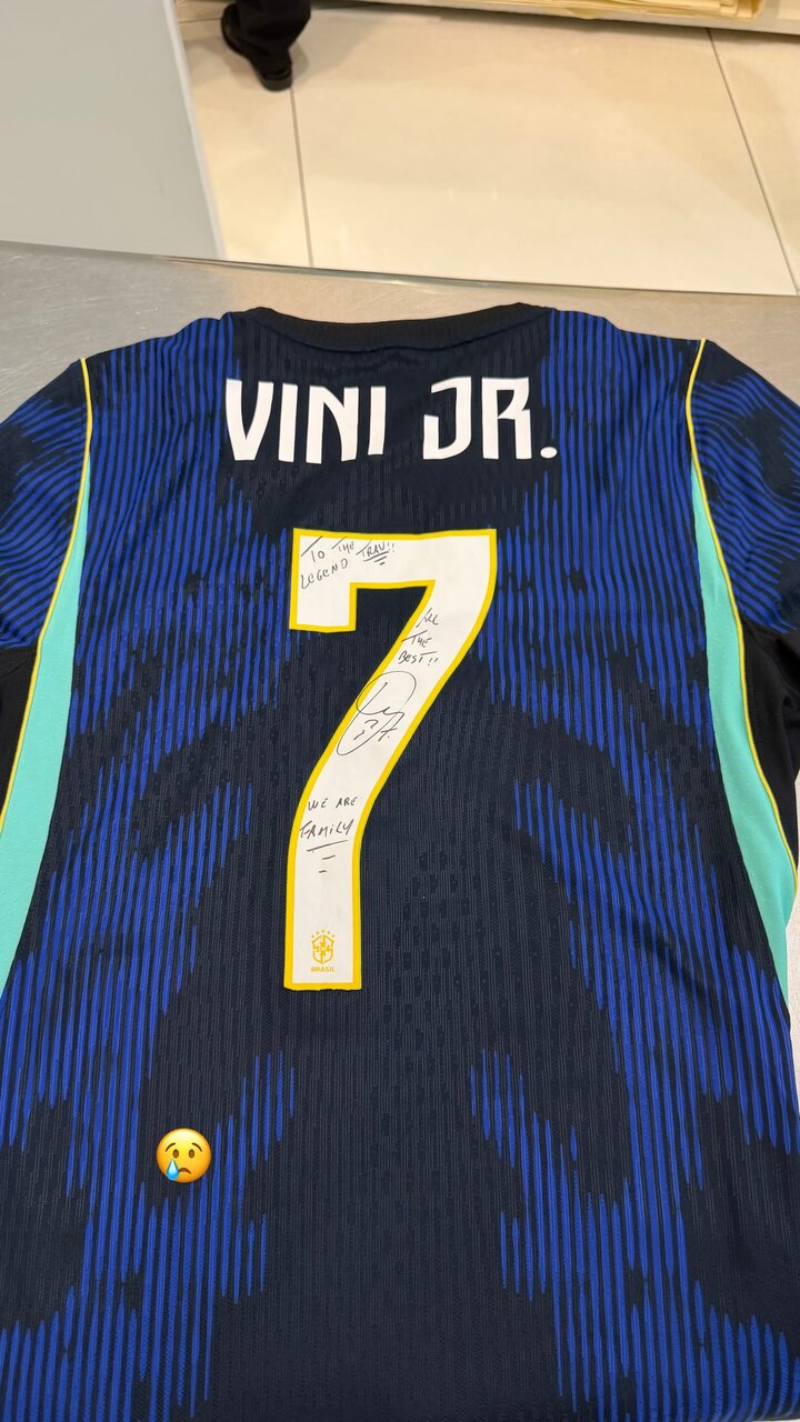 6428837