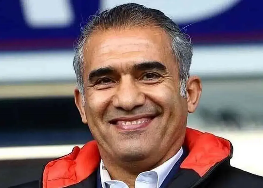 لوگوی پرسپولیس روی کیک تولد احمدرضا عابدزاده